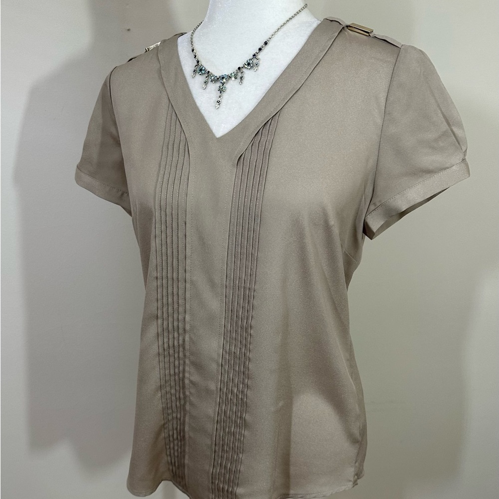 The Limited sz sm top silky feel semi dressy in a tan color - Picture 5 of 12